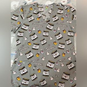 Print scrub top size Small